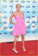 carrie underwood candid