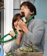 8d5ade48101440.gif