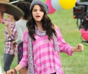 408a7188188550 Selena Gomez Films A Commerical For Her Dream Out  Loud Clothing Line